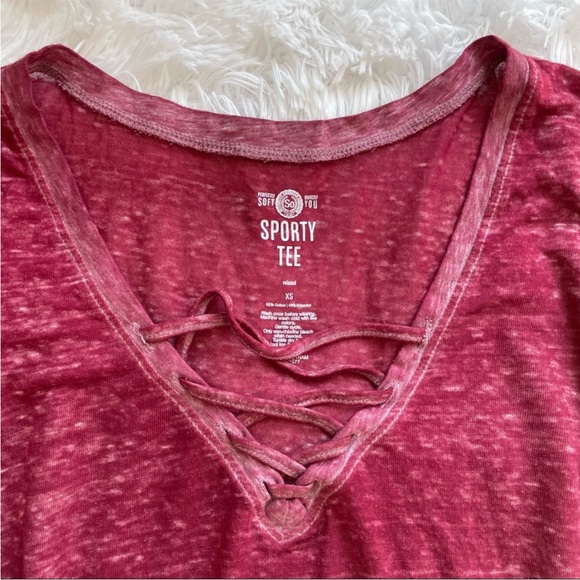 SO Lace-Up Varsity Shirt Tee Crisp Merlot Juniors Size XS Maroon Women’s @ - Picture 6 of 8